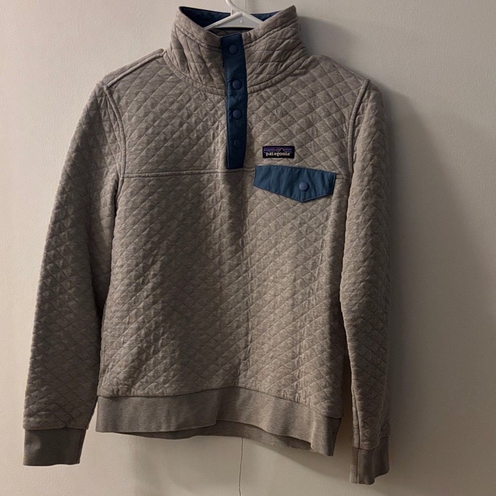 Patagonia Grey Quilted Sweater with Blue Details